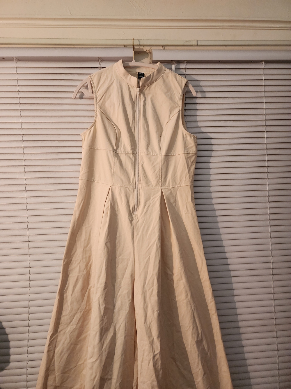 SHEIN Cream Sleeveless Zip-Front Jumpsuit Romper